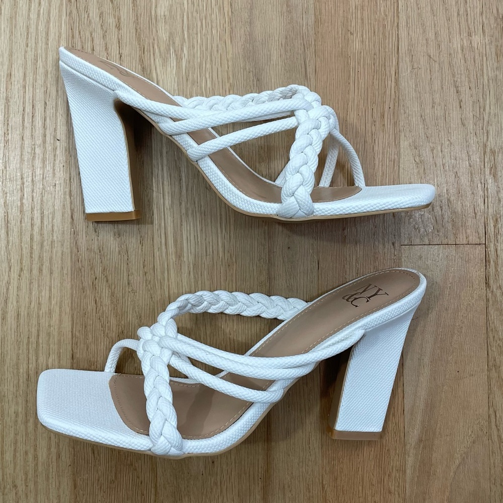 NWT NY&Co Heeled Sandal Dalia 9 Open Toe White Slip On Neutral Coastal - Picture 15 of 16